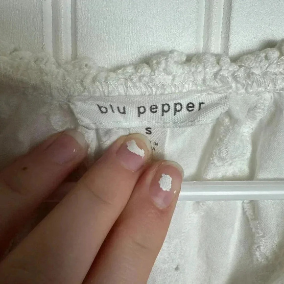 Blu Pepper white long sleeve eyelet lace blouse size small H28 - Picture 3 of 6